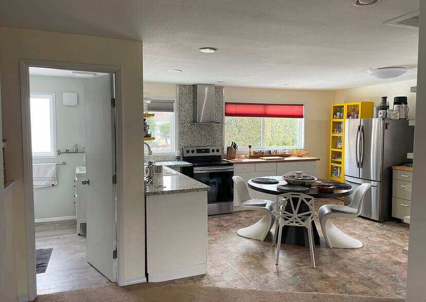 More Photos Of 300 NE 117th Ave, Vancouver Office Residential For Lease