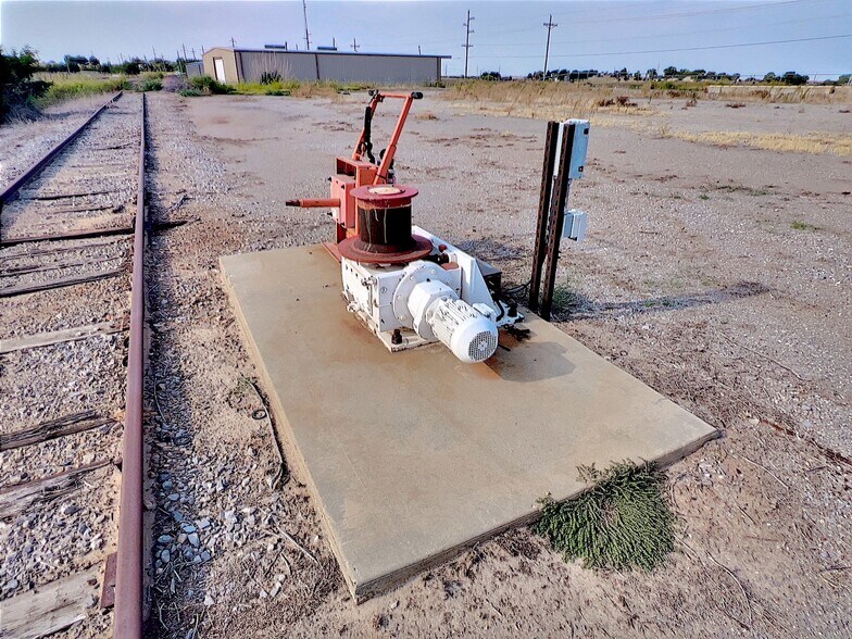 More Photos Of 1717 S 28th St, Clinton Distribution For Lease