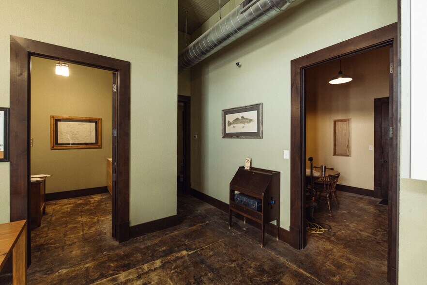 More Photos Of 75 Main St, Maxwell Warehouse For Lease