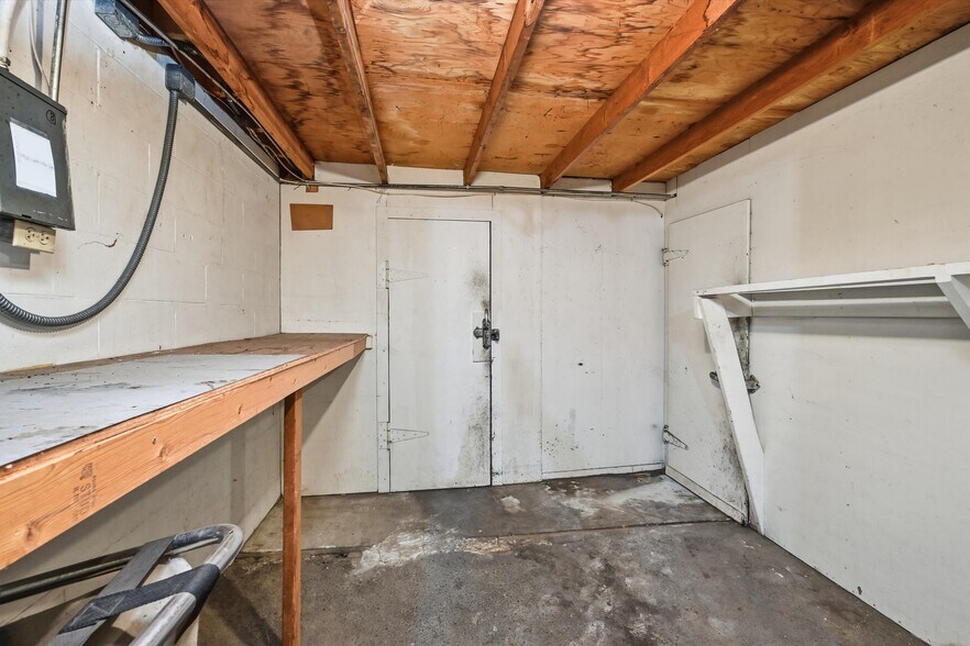 More Photos Of 3794 CA-20, Nice General Retail For Sale