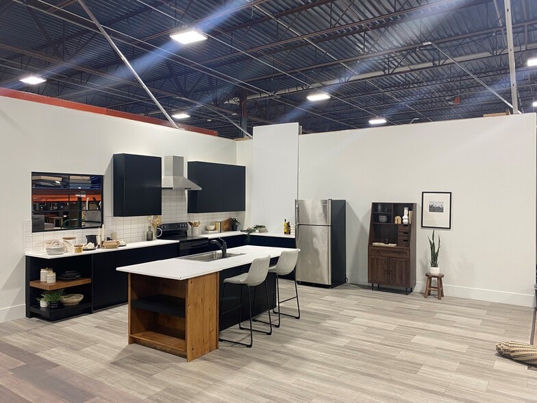 More Photos Of 1553 W 9000 S, West Jordan Department Store For Sale