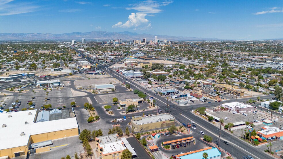 More Photos Of 2877 E Charleston Blvd, Las Vegas Freestanding For Sale