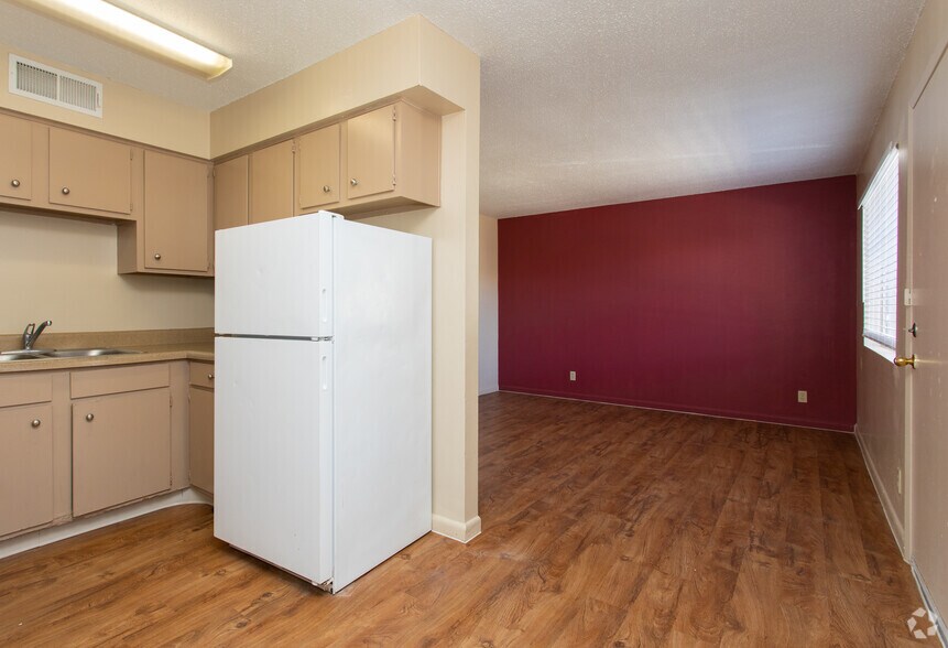 More Photos Of 5050 Fredericksburg Rd, San Antonio Apartments For Sale