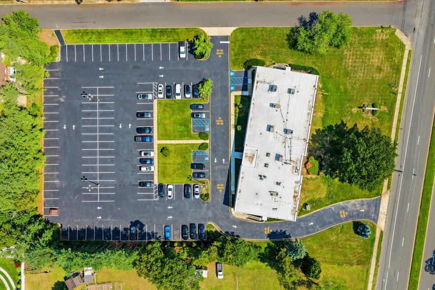 More Photos Of 1130 Hooper Ave, Toms River Office For Lease
