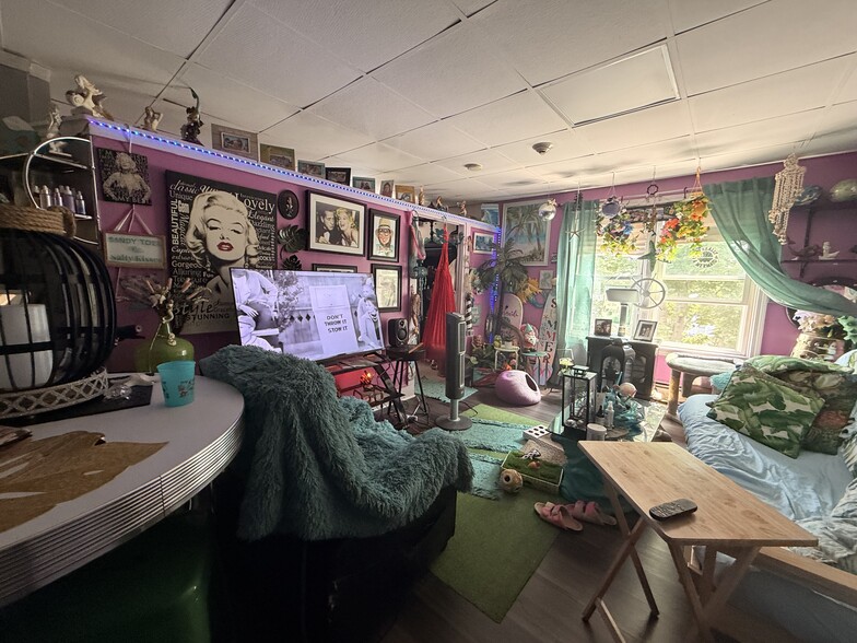 More Photos Of 26 Child St, Warren Apartments For Sale