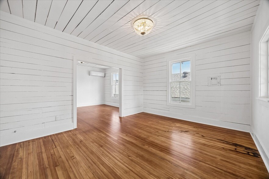 More Photos Of 1812 Kane St, Houston Office Residential For Sale