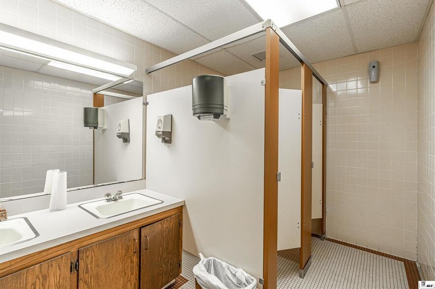 More Photos Of 235 DeSiard St, Monroe Office For Lease