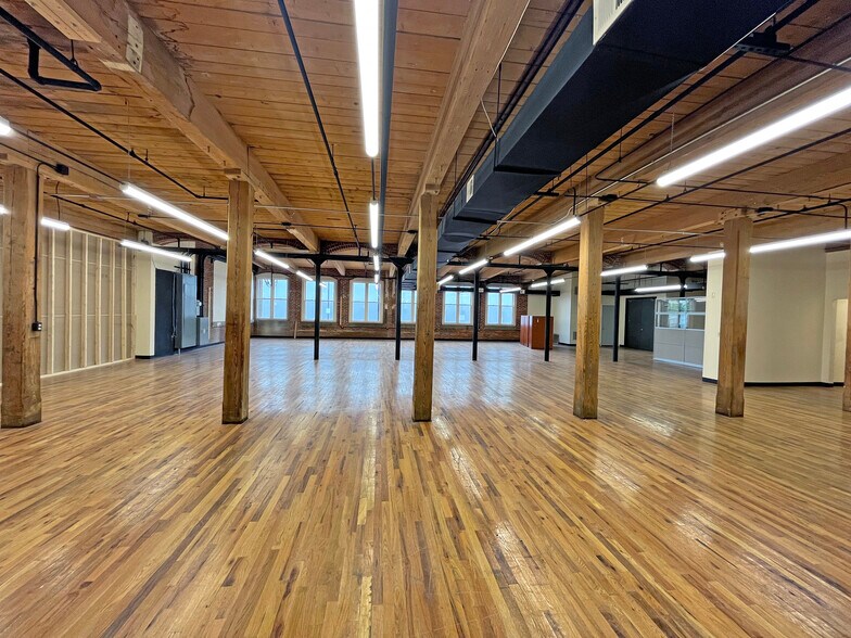 More Photos Of 60 Rogers St, Manchester Light Manufacturing For Sale