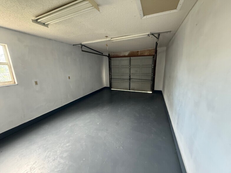 More Photos Of 855 Jamaica Rd, Venice Apartments For Sale