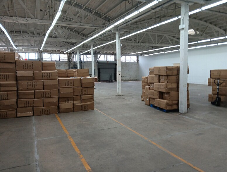 More Photos Of 930 E 61st St, Los Angeles Warehouse For Lease