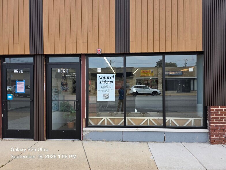 More Photos Of 1718-1726 W Roosevelt Rd, Broadview Storefront Retail Office For Sale