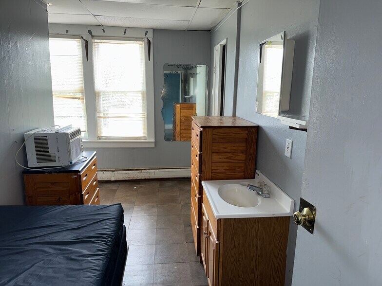 More Photos Of 57-59 Sharp St, Haverstraw Office For Sale