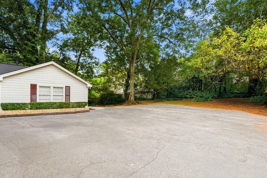More Photos Of 255 Norcross St, Roswell Office For Lease