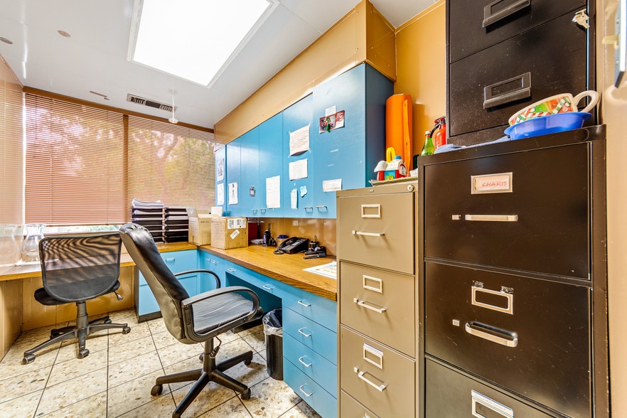 More Photos Of 8345 Walnut Hill Ln, Dallas Medical For Sale