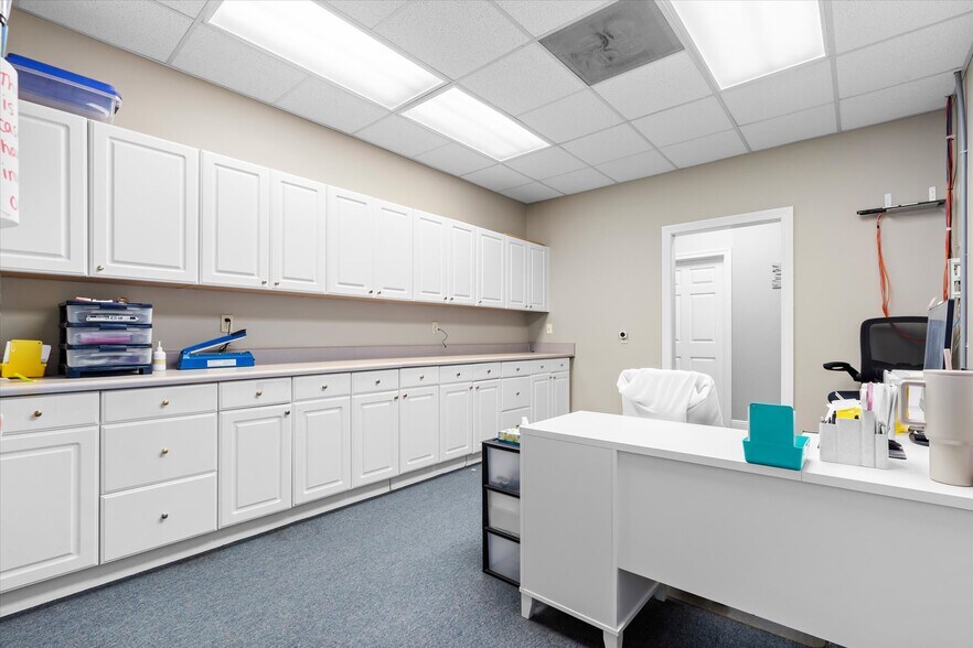 More Photos Of 4080-4088 Government Blvd, Mobile Office For Sale