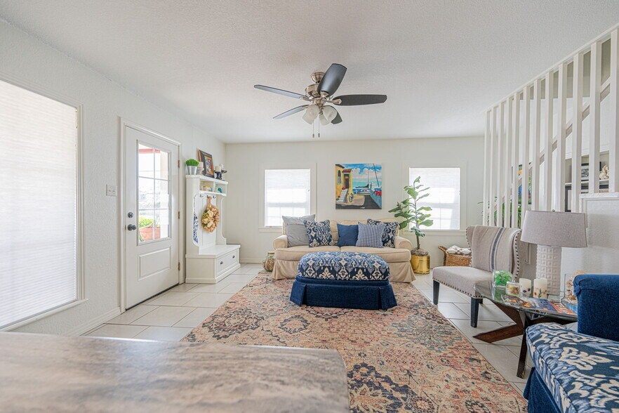 More Photos Of 1400 Sam Houston St, Sweetwater Hospitality For Sale