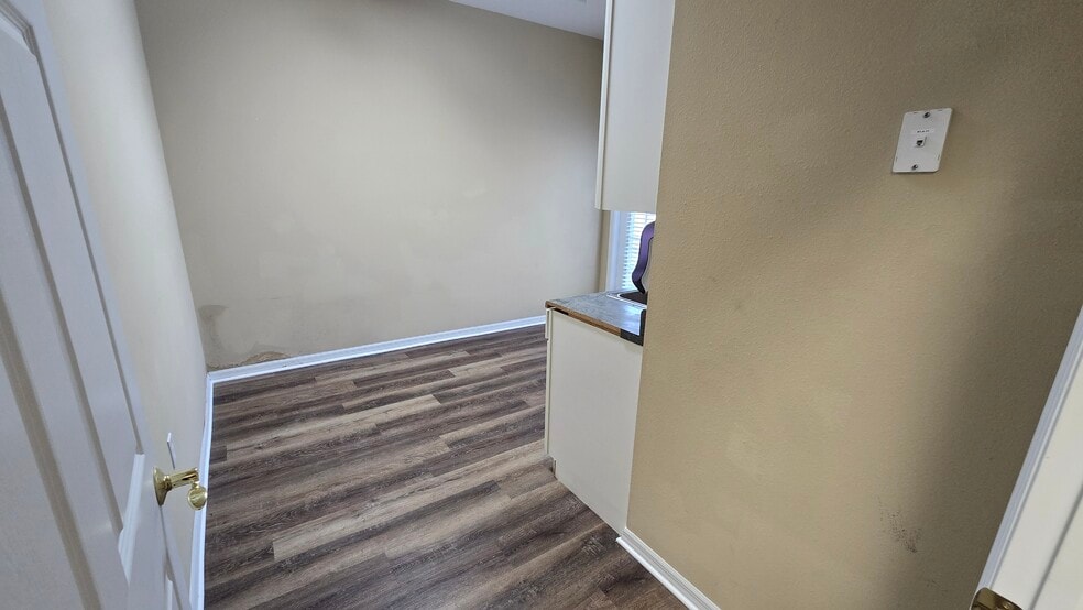 More Photos Of 2649 Windguard Cir, Zephyrhills Medical For Lease