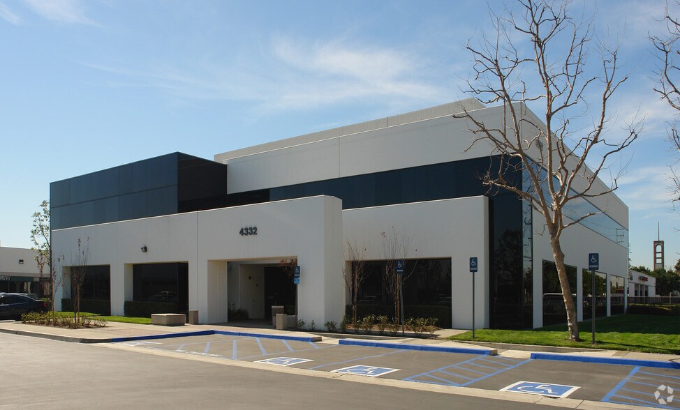 More Photos Of 10542 Calle Lee, Los Alamitos Unknown For Lease