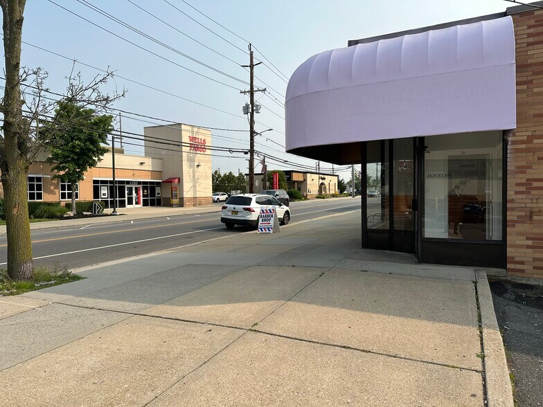 Primary Photo Of 1231-1239 Broadway, Hewlett Storefront For Lease