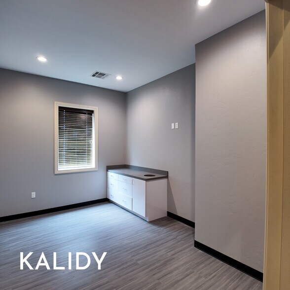 More Photos Of 2220 NW 164th St, Edmond Office For Sale