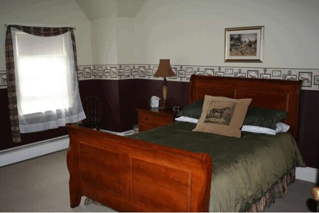 More Photos Of 885 Washington Mountain Rd, Washington Hotel For Sale