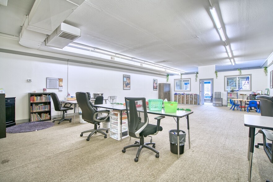 More Photos Of 1100-1152 Francis St, Longmont General Retail For Lease