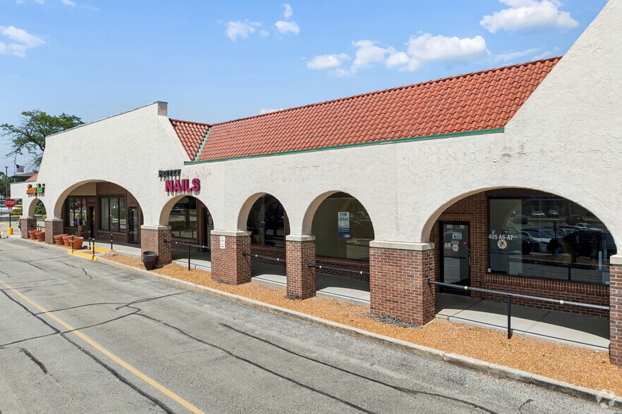 More Photos Of 401-499 Lake Cook Rd, Deerfield Storefront For Lease