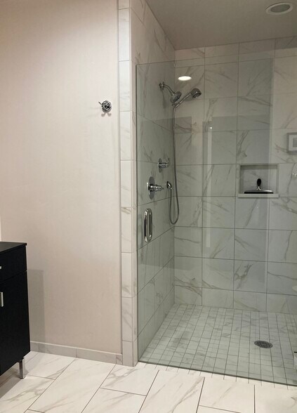 More Photos Of 2550 Highway 82, Glenwood Springs Showroom For Sale