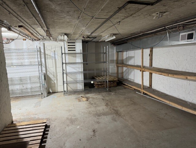 More Photos Of 1028 154th St, Whitestone Storefront Retail Office For Lease