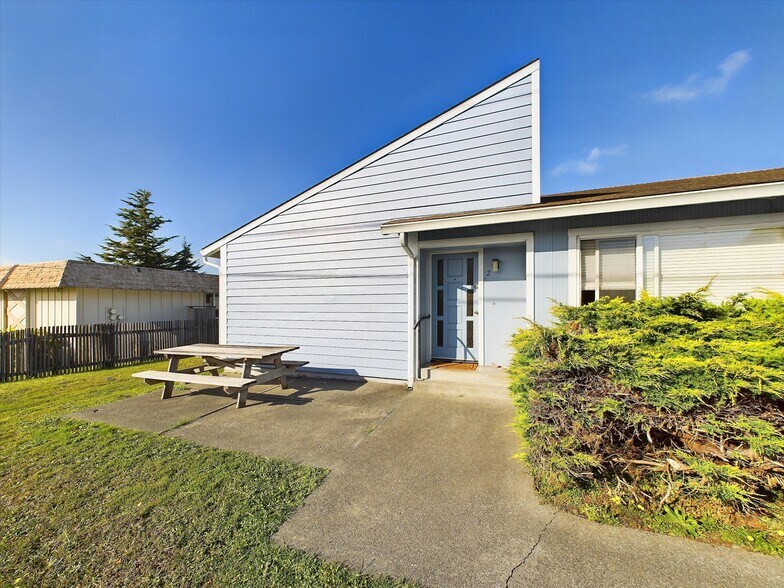 More Photos Of 3002-3016 Smith Ln, Fortuna Apartments For Sale