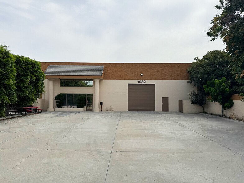Primary Photo Of 1932 Chico Ave, South El Monte Warehouse For Lease