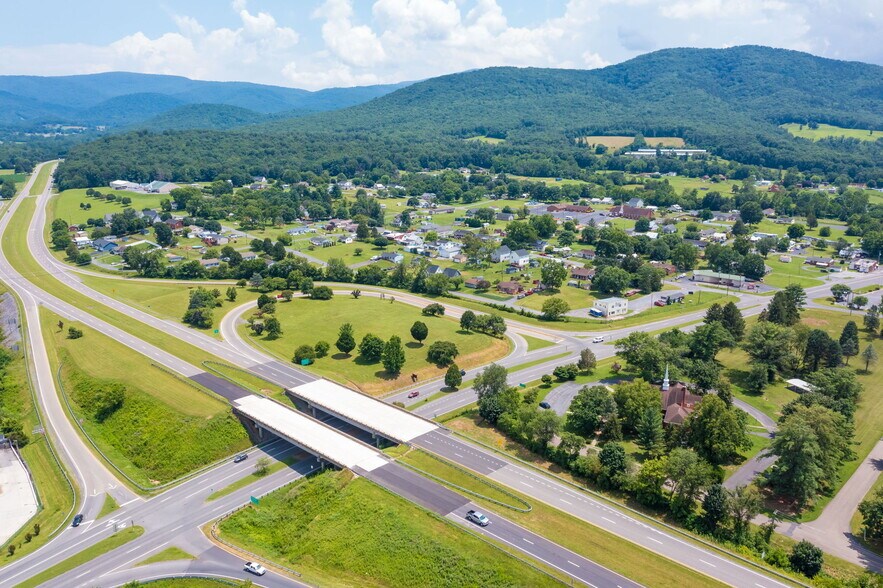 More Photos Of 117 South East Side Hwy, Elkton Carwash For Sale