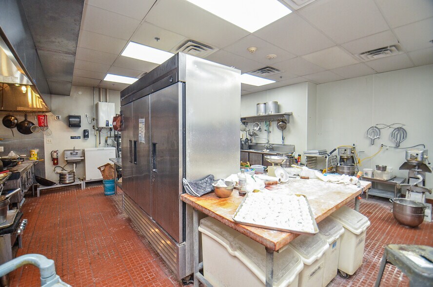 More Photos Of 4899 Highway 6, Missouri City Unknown For Lease