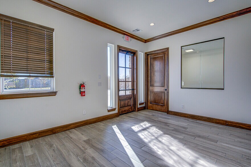 More Photos Of 1301 Magnolia Ct, Moore Office For Lease