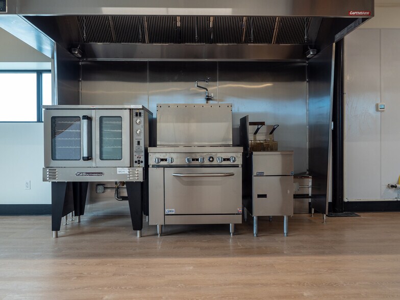 More Photos Of 602 SE 11TH Ave, Portland Food Processing For Lease