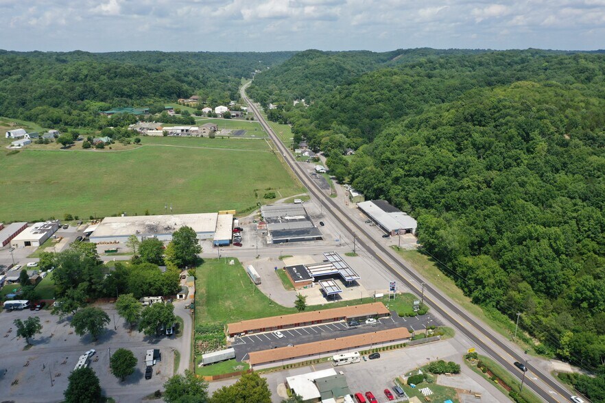 More Photos Of 1205-1213 Louisville Hwy, Goodlettsville Storefront Retail Office For Sale