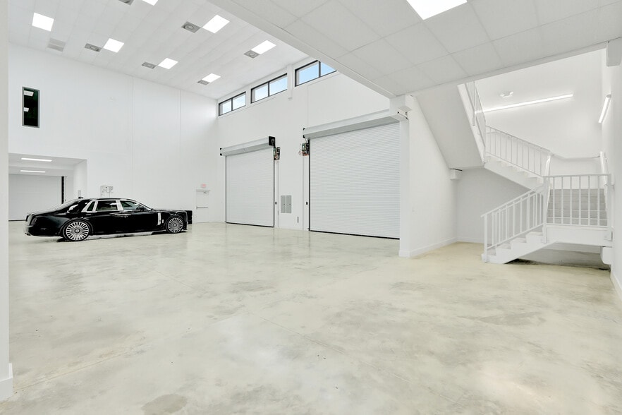 More Photos Of 6700 NE 2nd Ct, Miami Warehouse For Sale