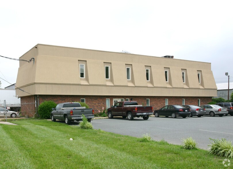 More Photos Of 1005 N Church St, Charlotte Warehouse For Lease