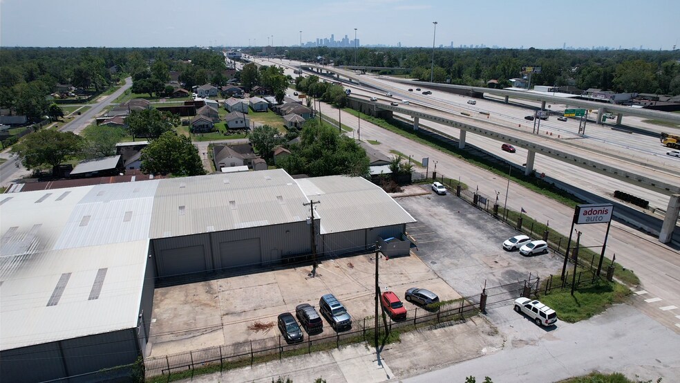 More Photos Of 10016 N US 59 Hwy, Houston Manufacturing For Sale