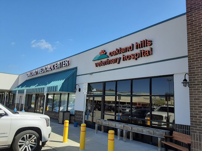 More Photos Of 31-125 E Long Lake Rd, Troy Unknown For Lease