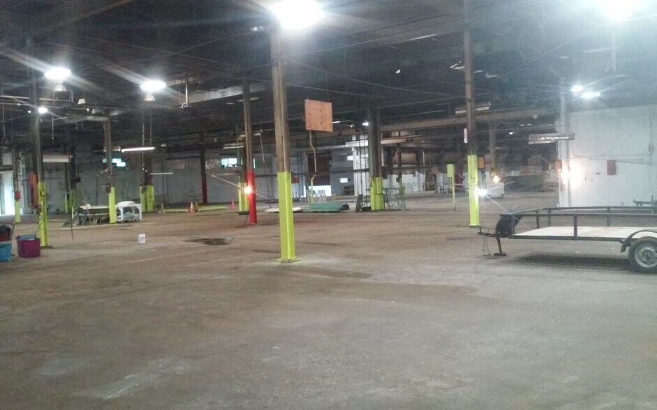 More Photos Of 315 W Mill St, Beaver Dam Manufacturing For Lease