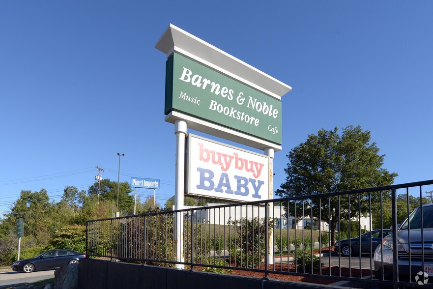 More Photos Of 160 Granite Ave, Braintree Freestanding For Sale