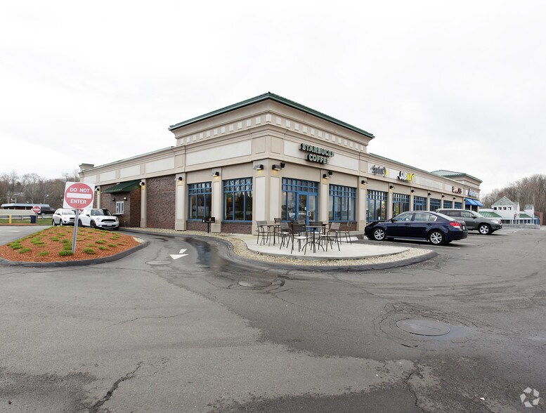 More Photos Of 14 Commercial Way, Leominster Storefront For Lease
