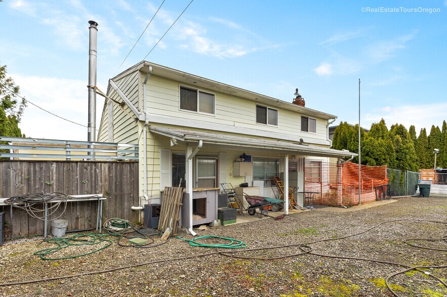 More Photos Of 3007 NE 181st Ave, Portland Freestanding For Sale