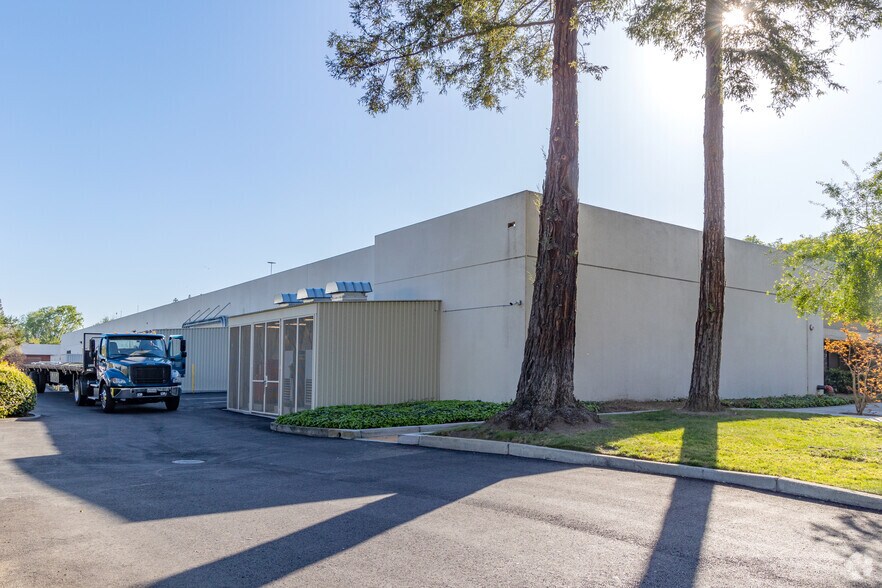 More Photos Of 215-217 Devcon Dr, San Jose Research And Development For Lease