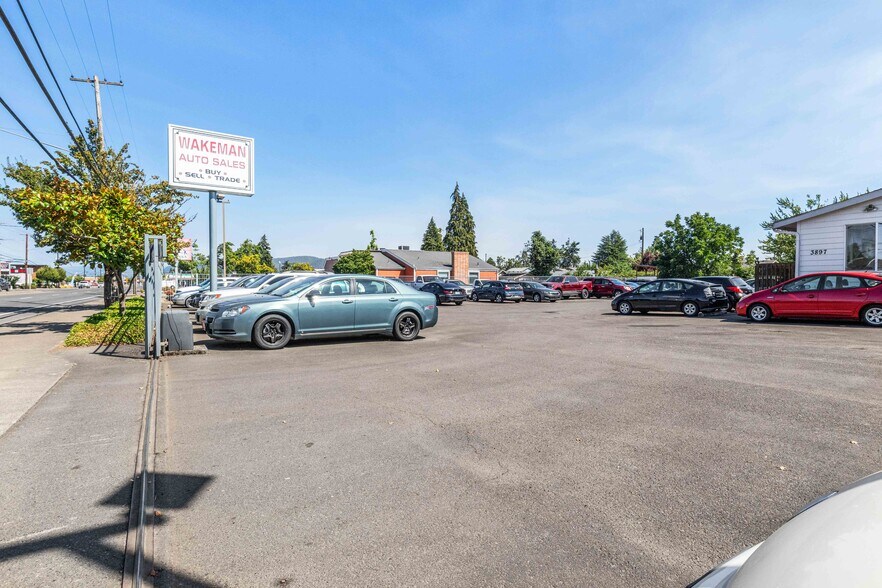 More Photos Of 3897 Main St, Springfield Auto Dealership For Sale