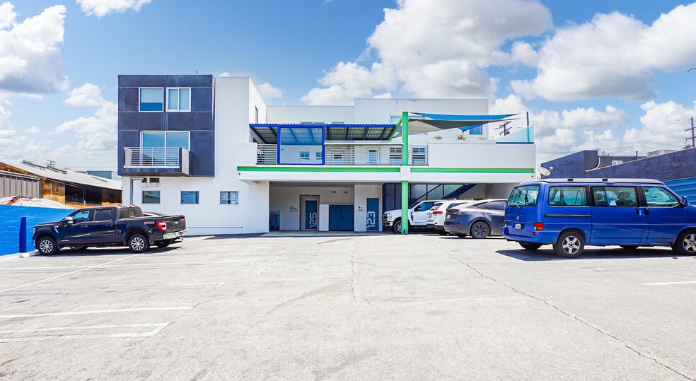 More Photos Of 123-127 Lomita St, El Segundo Loft Creative Space For Sale