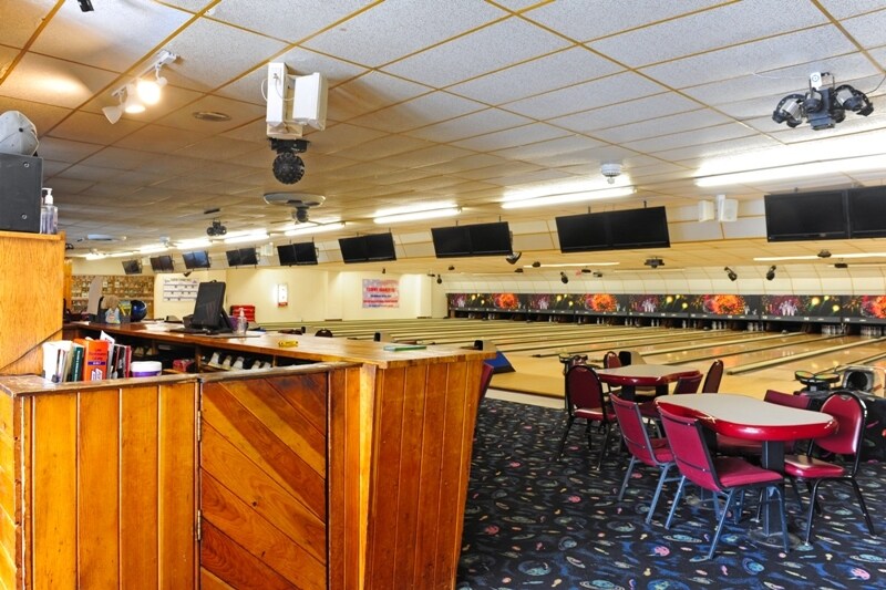 More Photos Of 109 Stockbridge Rd, Great Barrington Bowling Alley For Sale