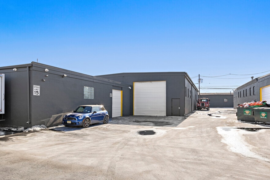 More Photos Of 280 N Midland Ave, Saddle Brook Unknown For Lease