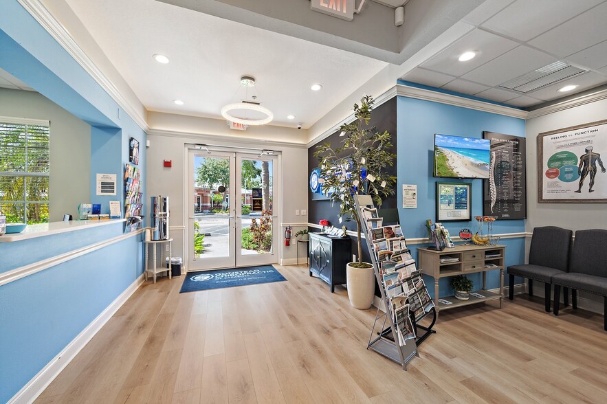 More Photos Of 5652-5654 Marquesas Cir, Sarasota Office For Lease